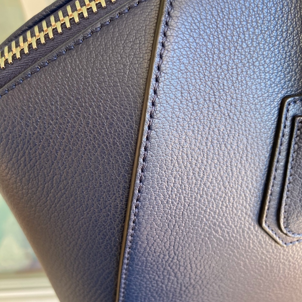 ❌SOLD❌NWT Givenchy Medium Antigona Leather Satchel - Picture 12 of 16